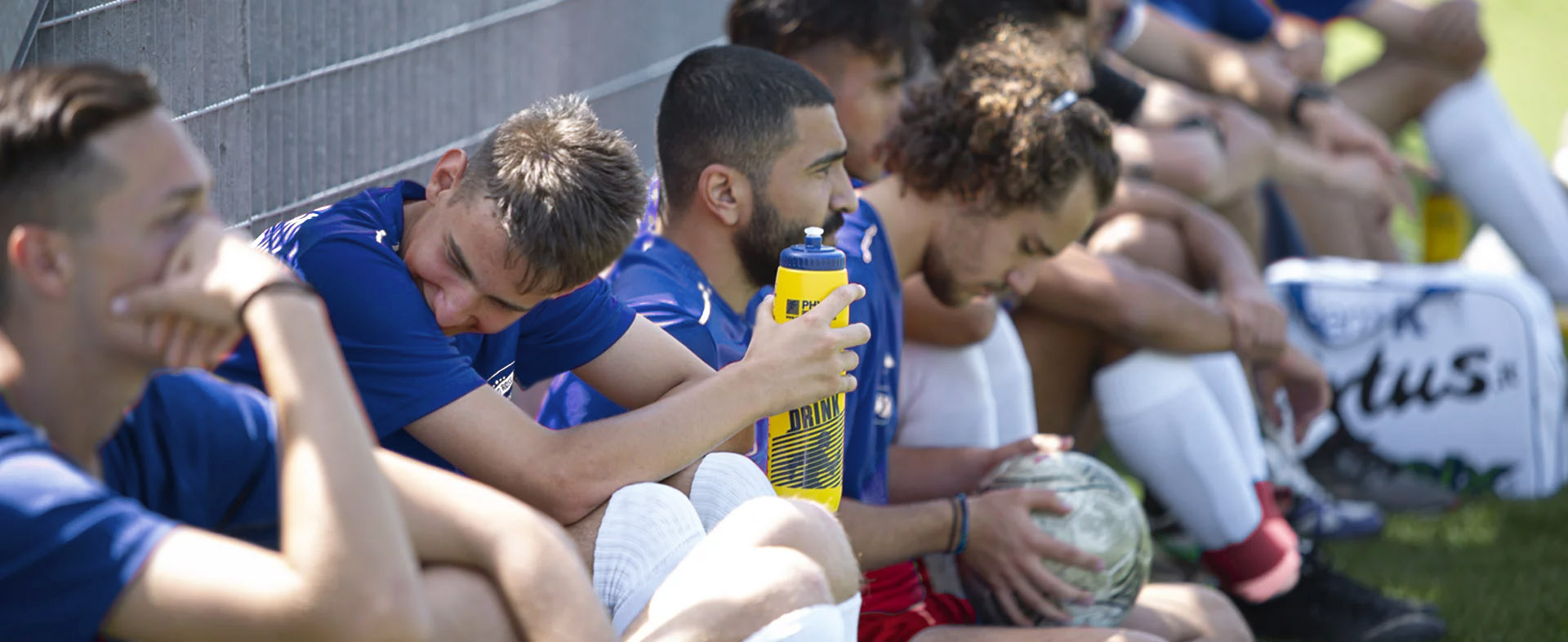 ISM2025_slide blu_2 desk