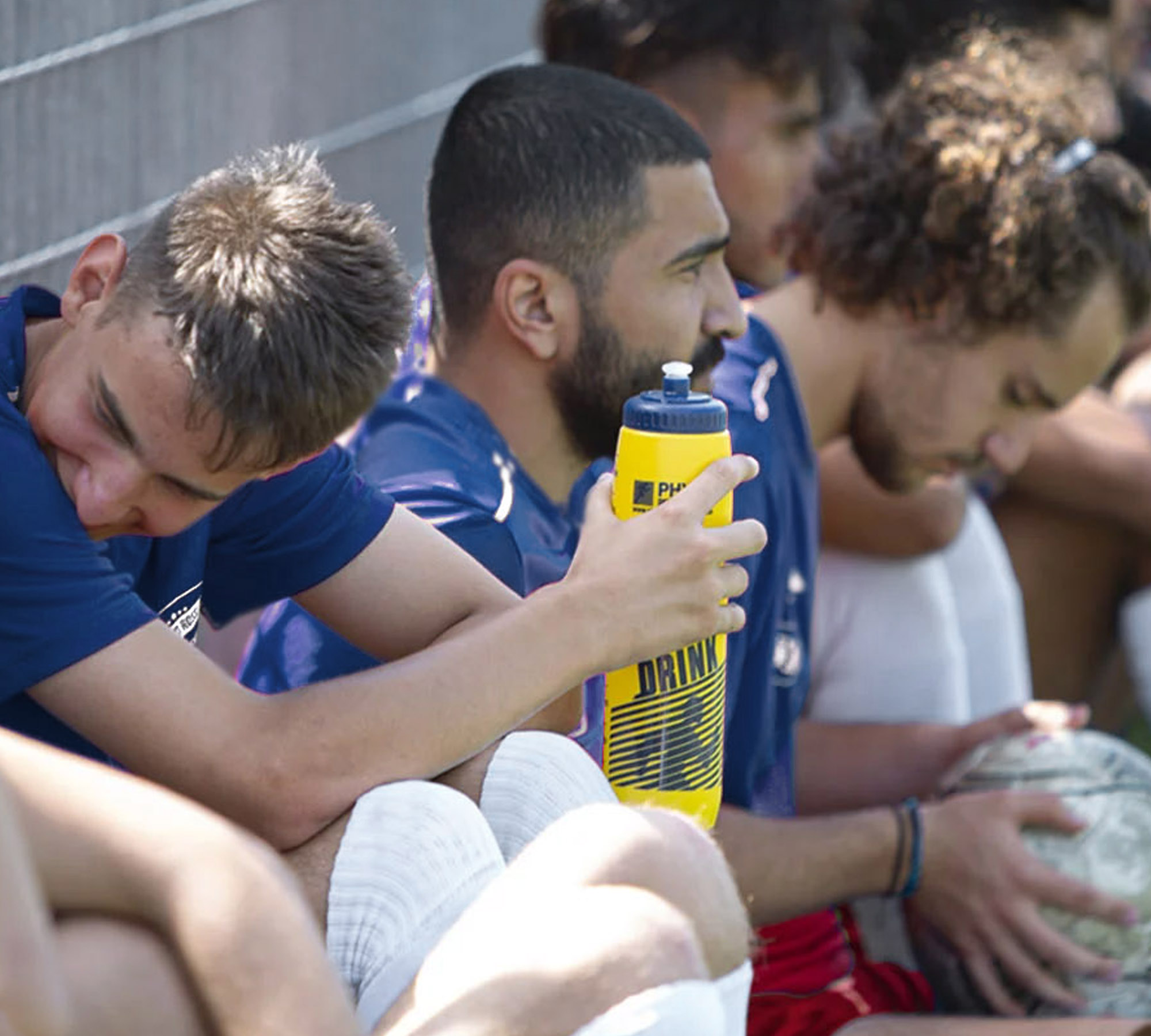 ISM2025_slide blu_2 smartphone